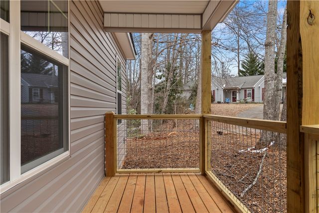 221 Cub Cove Drive, Walhalla, SC 29691