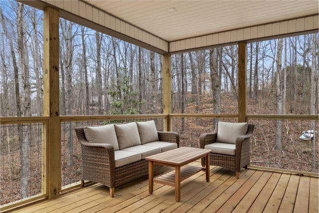 221 Cub Cove Drive, Walhalla, SC 29691