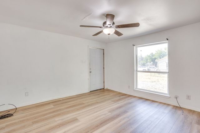 106 Bales Street 108, Cleburne, TX 76033