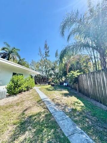 1130 NE 18th Avenue 2, Fort Lauderdale, FL 33304