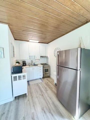 1130 NE 18th Avenue 2, Fort Lauderdale, FL 33304