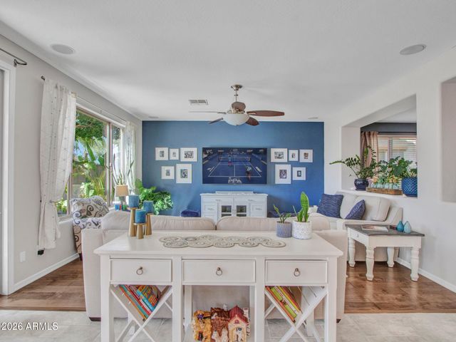 5639 W BONANZA Lane, Phoenix, AZ 85083