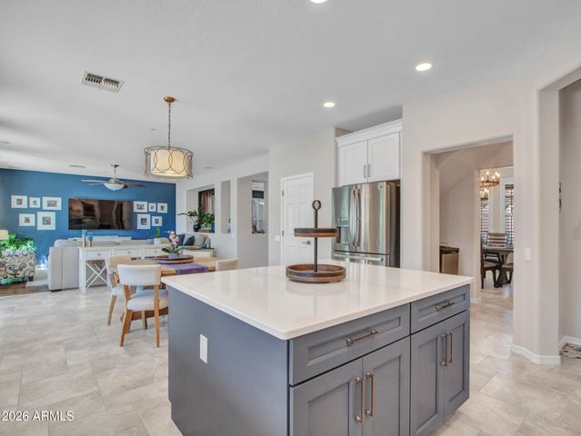 5639 W BONANZA Lane, Phoenix, AZ 85083