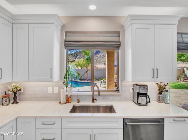 5639 W BONANZA Lane, Phoenix, AZ 85083