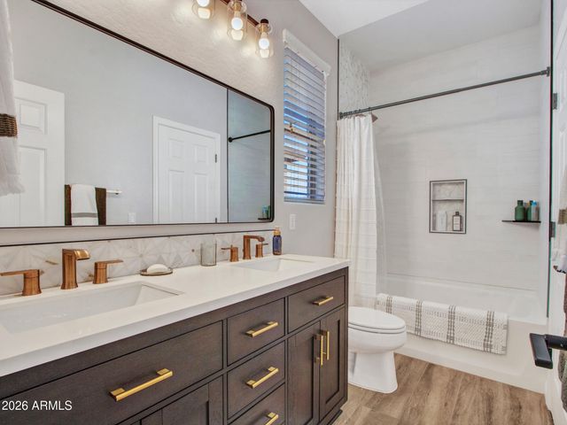 5639 W BONANZA Lane, Phoenix, AZ 85083