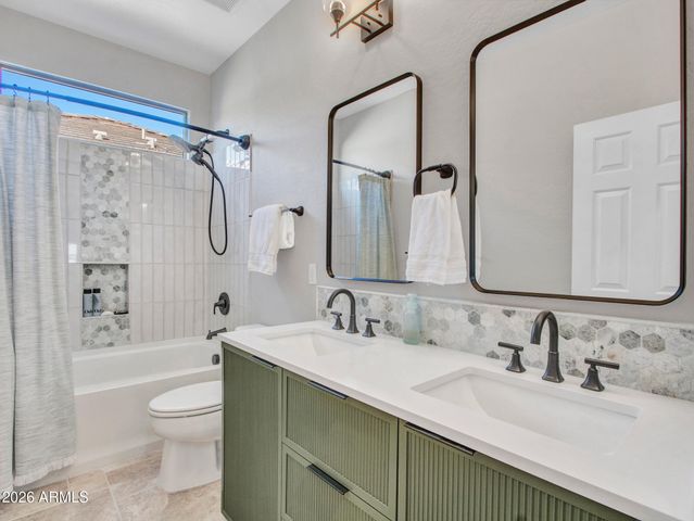 5639 W BONANZA Lane, Phoenix, AZ 85083