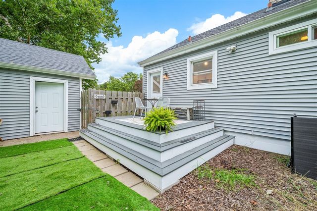 4604 Cleveland Avenue, Stevensville, MI 49127