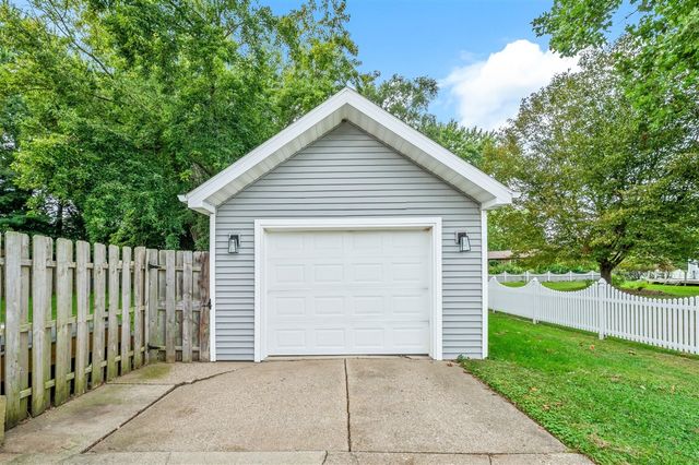 4604 Cleveland Avenue, Stevensville, MI 49127