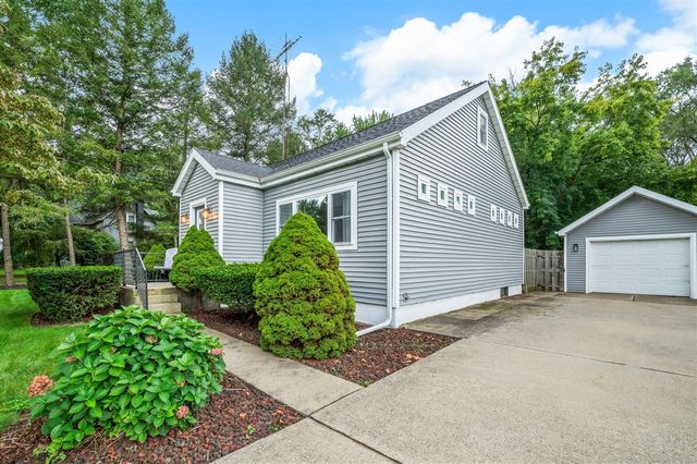4604 Cleveland Avenue, Stevensville, MI 49127