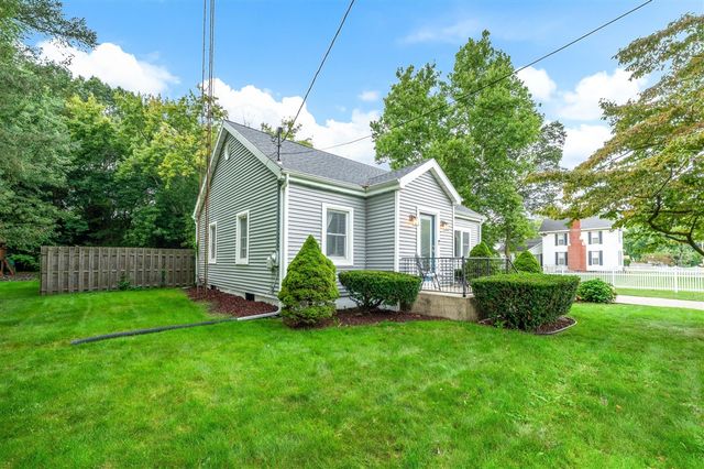 4604 Cleveland Avenue, Stevensville, MI 49127