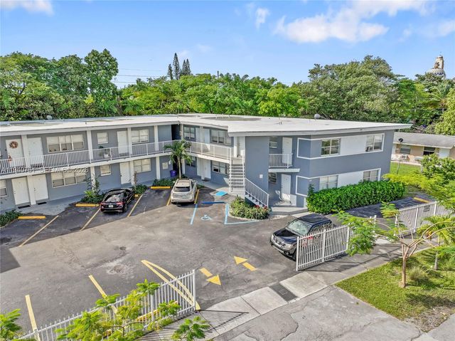 60 NW 76th St 13, Miami, FL 33150