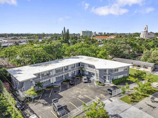 60 NW 76th St 13, Miami, FL 33150