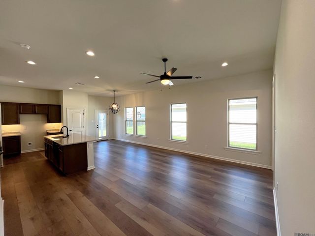 2198 Sherri's Way, Port Allen, LA 70767