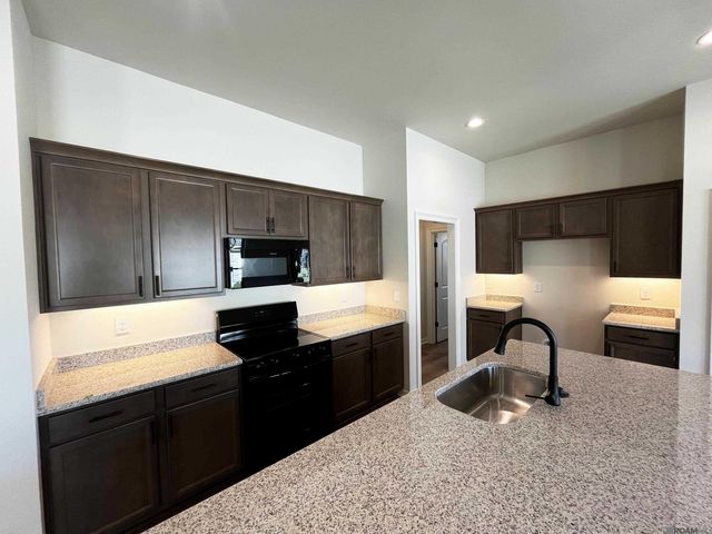 2198 Sherri's Way, Port Allen, LA 70767