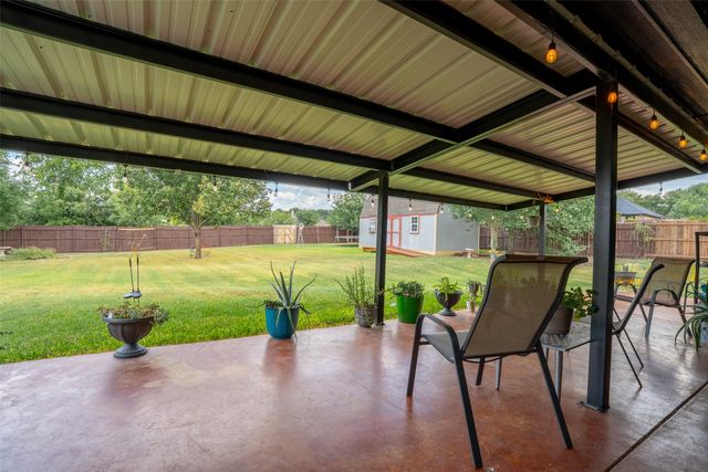 1305 E Apache Trail, Granbury, TX 76048