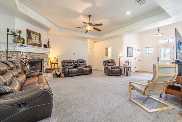 1305 E Apache Trail, Granbury, TX 76048