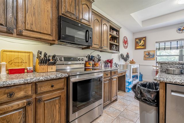 1305 E Apache Trail, Granbury, TX 76048