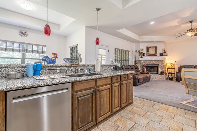 1305 E Apache Trail, Granbury, TX 76048