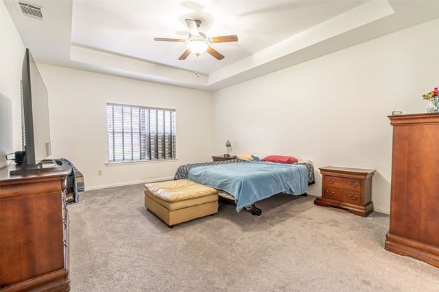 1305 E Apache Trail, Granbury, TX 76048