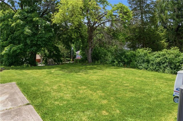 160 Renfer St, Ross Twp, PA 15237