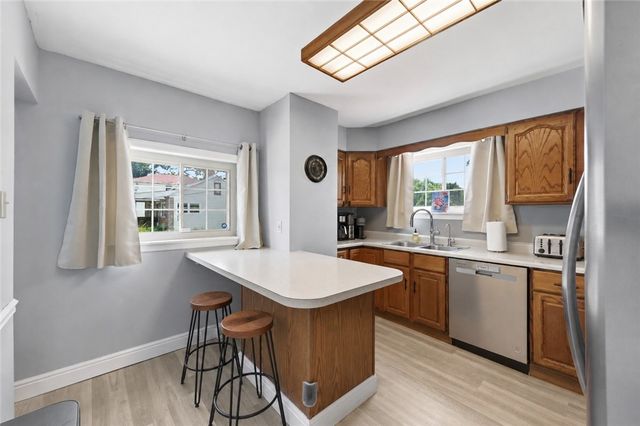 160 Renfer St, Ross Twp, PA 15237