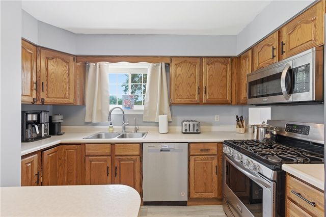 160 Renfer St, Ross Twp, PA 15237