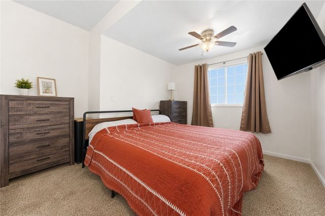 160 Renfer St, Ross Twp, PA 15237
