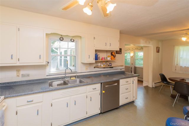 513 Roberts Court, Hurley, NY 12443