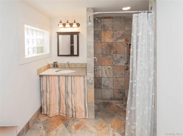 513 Roberts Court, Hurley, NY 12443