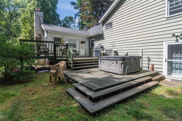 513 Roberts Court, Hurley, NY 12443