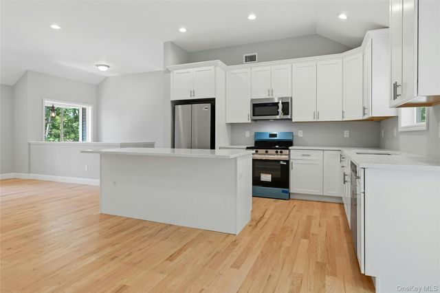 37 2nd Street, Moriches, NY 11955