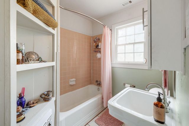 1006 E 44th ST, Austin, TX 78751