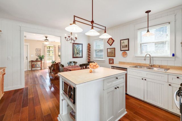 1006 E 44th ST, Austin, TX 78751