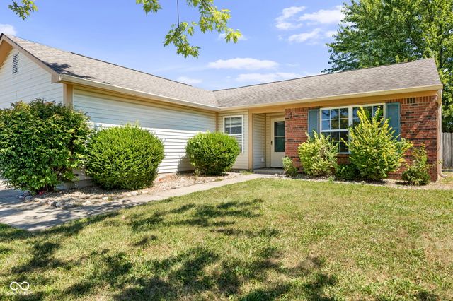 39 Meadow Creek East Boulevard, Whiteland, IN 46184