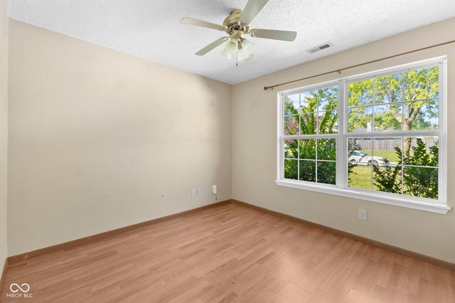 39 Meadow Creek East Boulevard, Whiteland, IN 46184