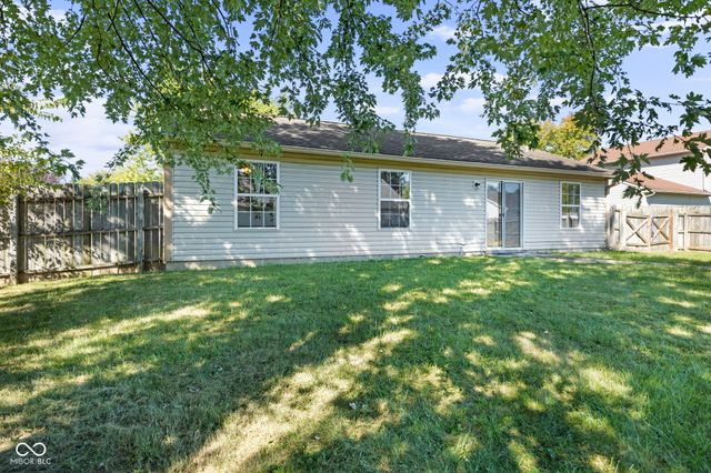 39 Meadow Creek East Boulevard, Whiteland, IN 46184