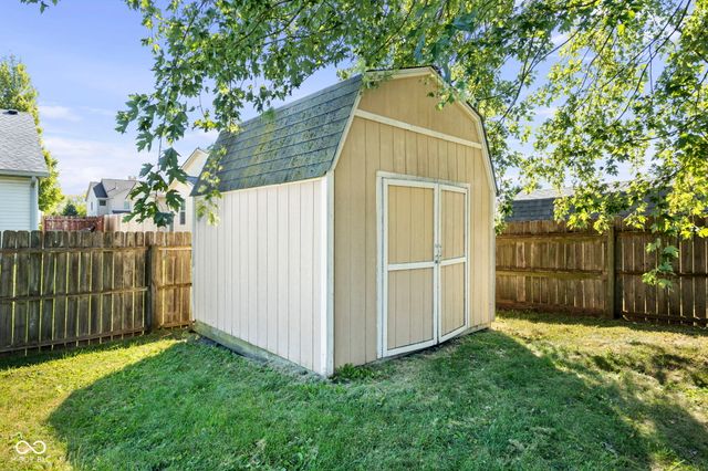 39 Meadow Creek East Boulevard, Whiteland, IN 46184