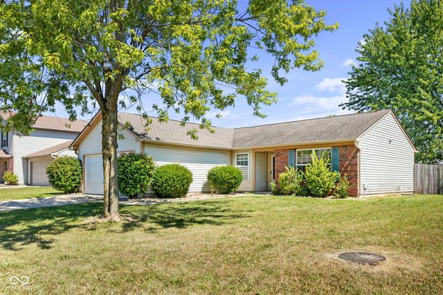 39 Meadow Creek East Boulevard, Whiteland, IN 46184