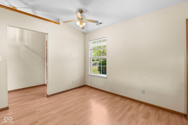 39 Meadow Creek East Boulevard, Whiteland, IN 46184