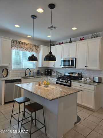 6705 E Via Arroyo Largo, Tucson, AZ 85756