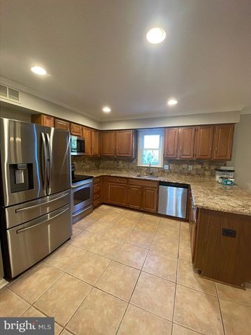 7304 MALLORY CIR, Alexandria, VA 22315