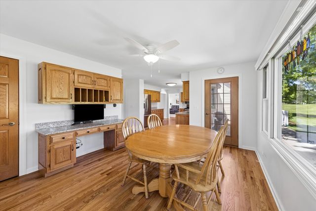 36W793 Red Gate Court, St. Charles, IL 60175