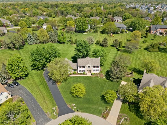 36W793 Red Gate Court, St. Charles, IL 60175
