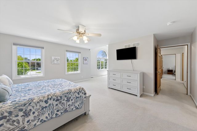 36W793 Red Gate Court, St. Charles, IL 60175