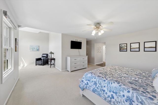 36W793 Red Gate Court, St. Charles, IL 60175