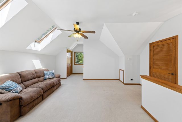 36W793 Red Gate Court, St. Charles, IL 60175