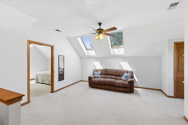 36W793 Red Gate Court, St. Charles, IL 60175