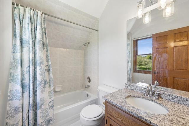 36W793 Red Gate Court, St. Charles, IL 60175