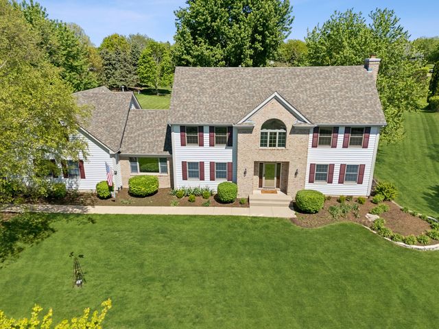 36W793 Red Gate Court, St. Charles, IL 60175