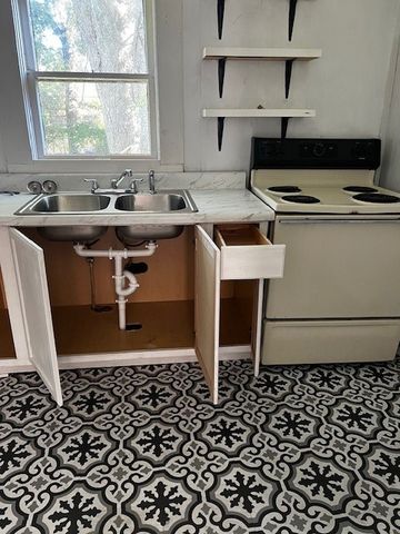 1651 Cox Street, Shreveport, LA 71108